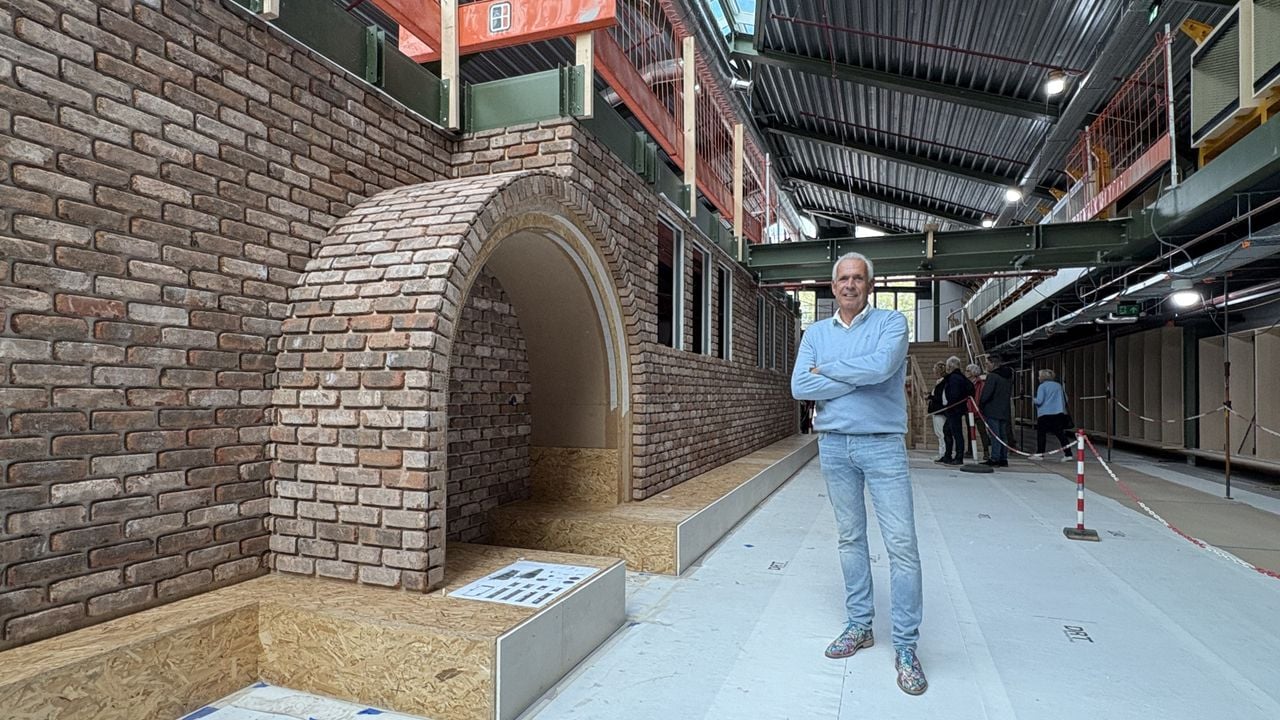 Jack bij de oven, nagemaakt uit de koekfabriek die vroeger verderop in Oss stond (beeld: Omroep Brabant).