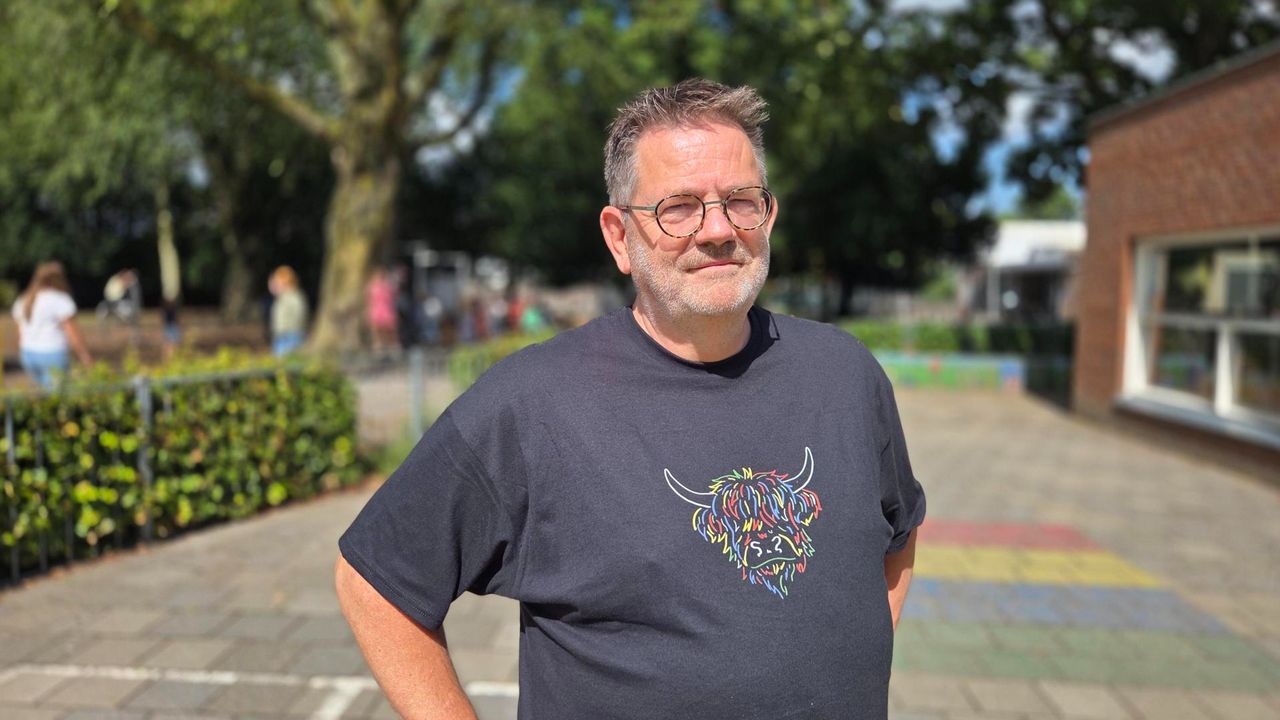 Directeur Maarten Jacobs van basisschool ’t Hout merkt dat de grootste onrust weg is (foto: Noël van Hooft).