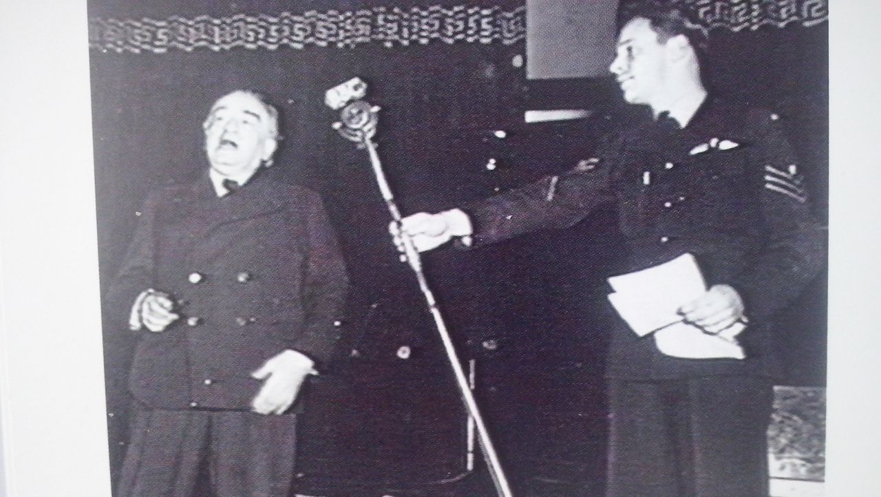 Robin Ordell tijdens een kerstshow van de RAAF (Foto: via Joop Hendrix).