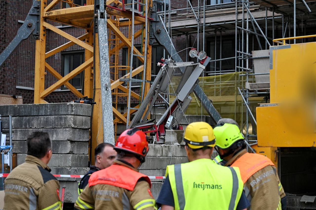 De lift is zo'n zestig meter naar beneden gekomen (foto: Toby de Kort / Persbureau Heitink).