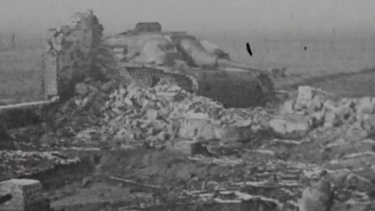 Uitgeschakelde 'Stug' in Welberg (fragment uit de militaire film) 