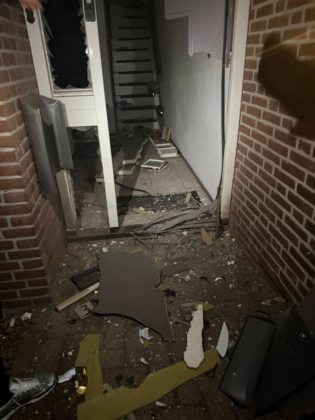 De explosie heeft flinke schade aangericht.