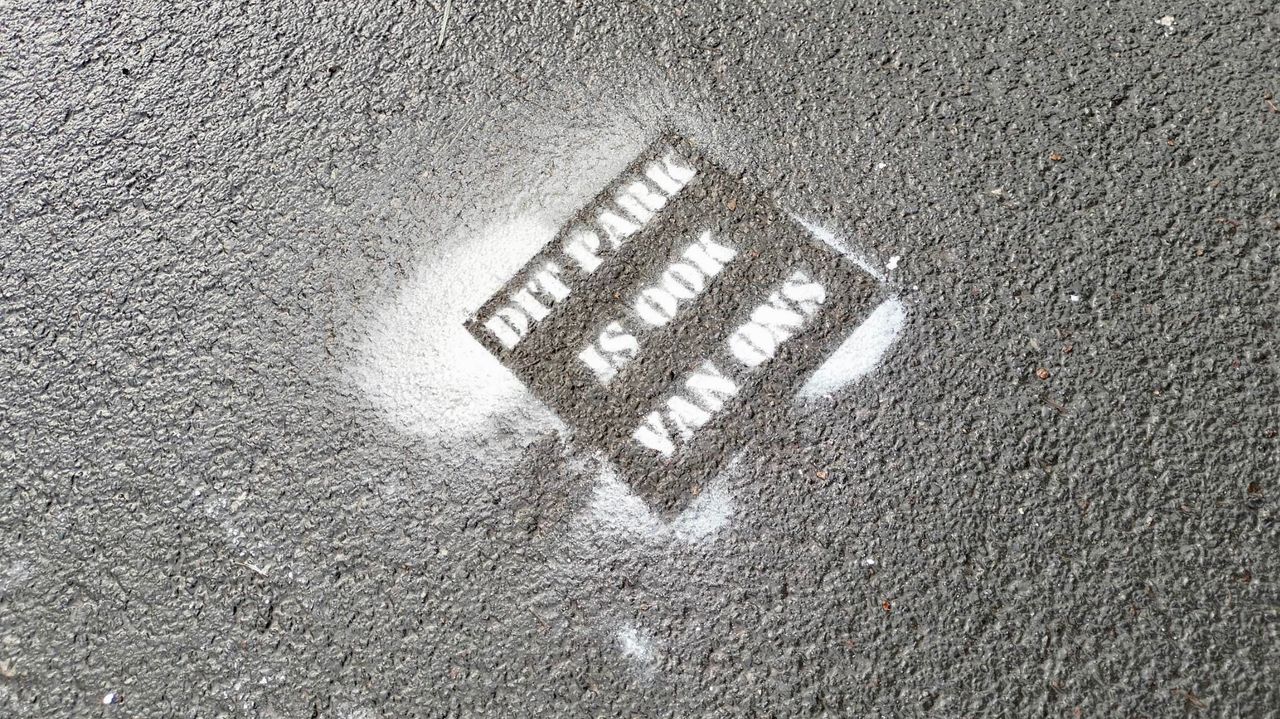 De krijtactie van de Dolle Mina's in Breda (foto: Dolle Mina's). 