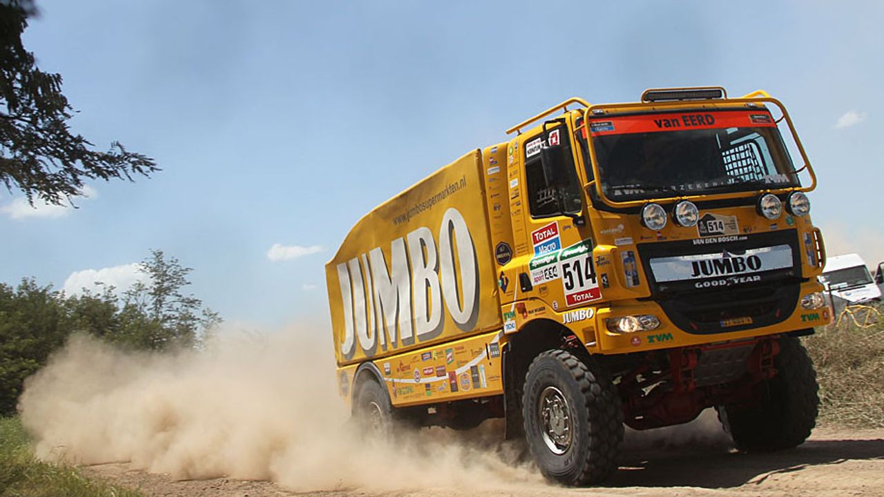 Frits van Eerd in actie tijdens zijn laatste Dakar Rally in 2015 (foto: WillyWeyens.com)