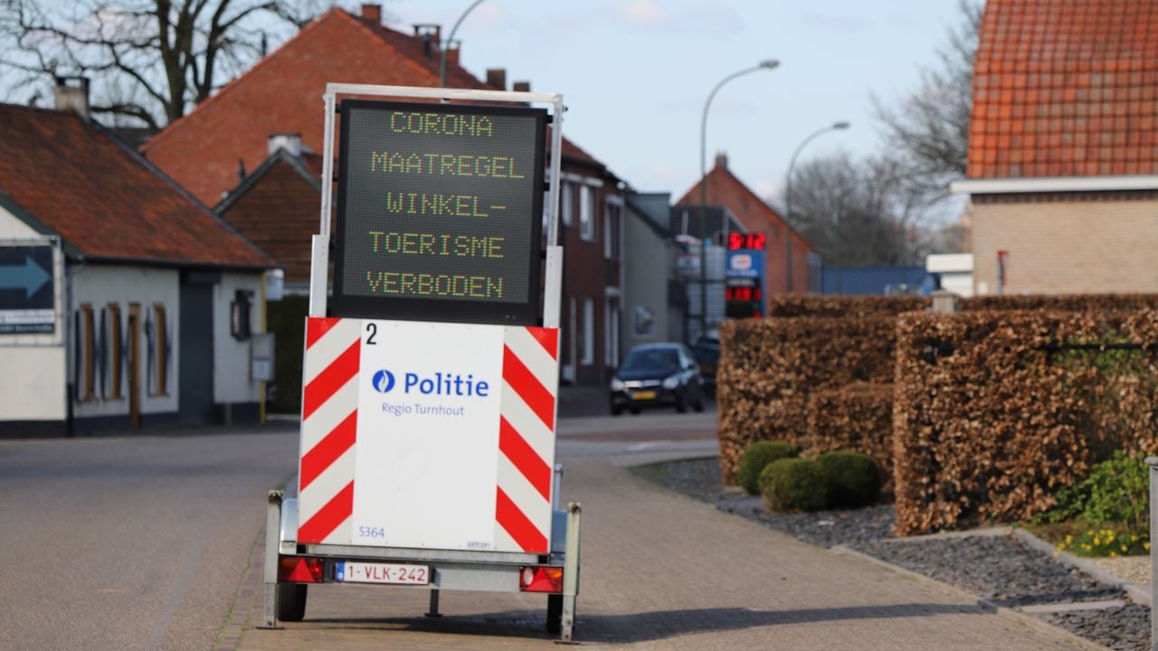 Shoppen in Belgische winkels in Baarle-Hertog is verboden, ze zijn dan ook gesloten.