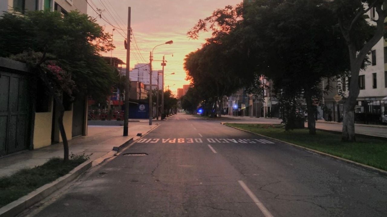 Lege straten in Lima (foto: Niels Mommersteeg).