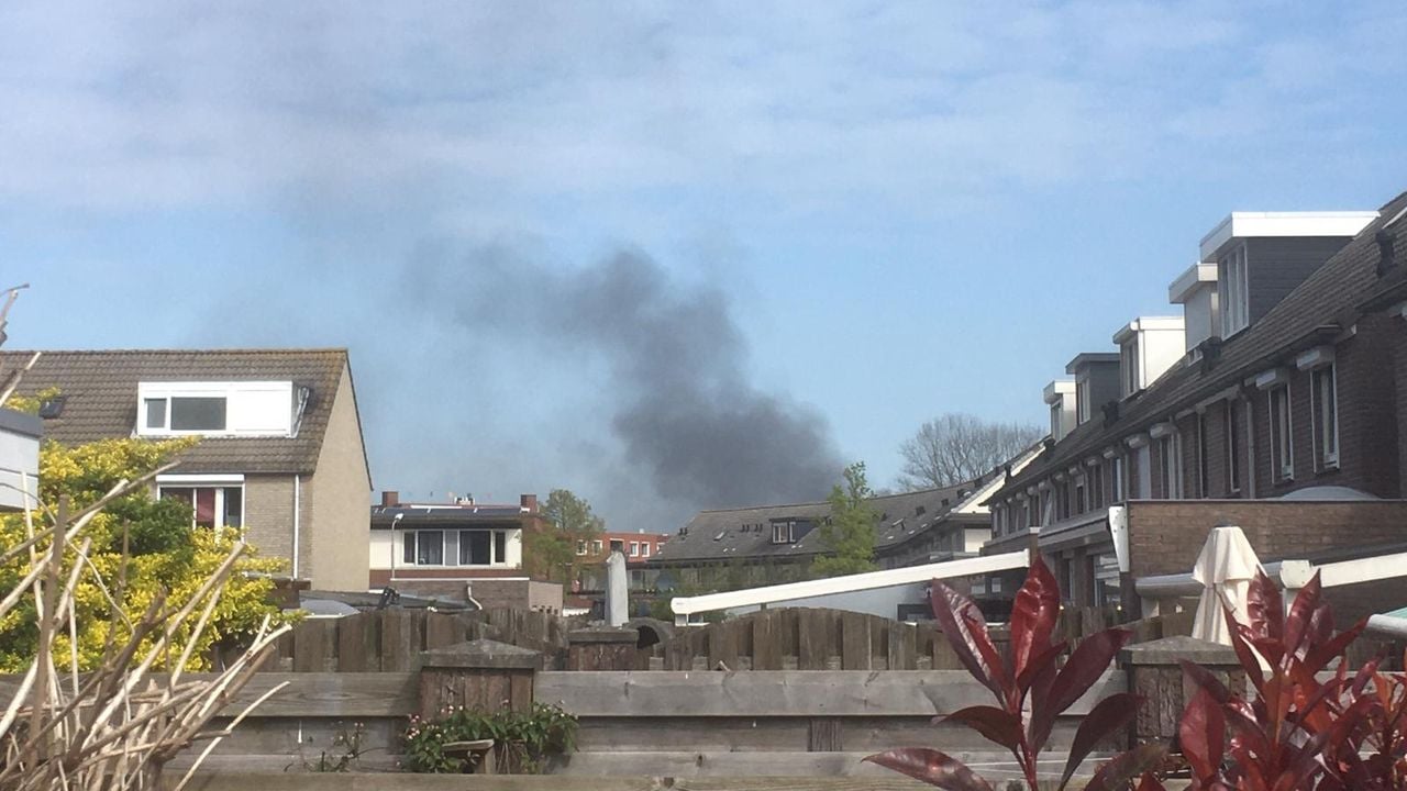 Bij de brand komt rook vrij.