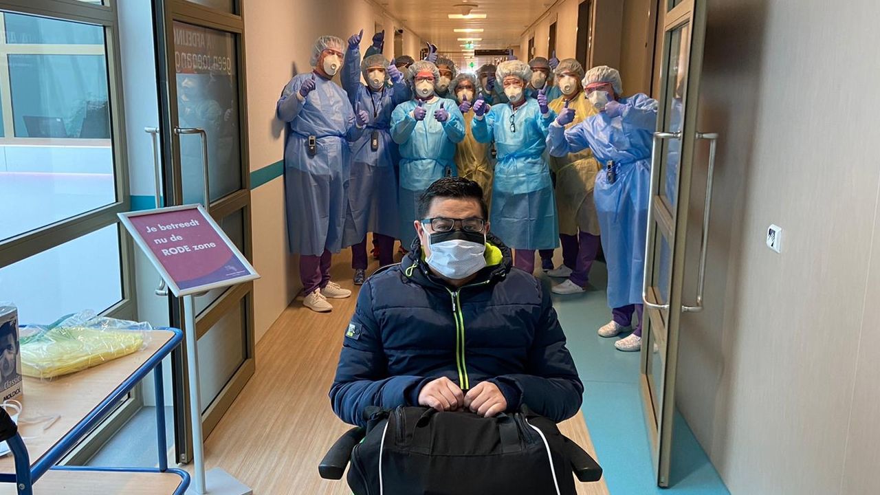 Coronapatiënt uitgezwaaid in Groningen (foto: Ommelander Ziekenhuis).