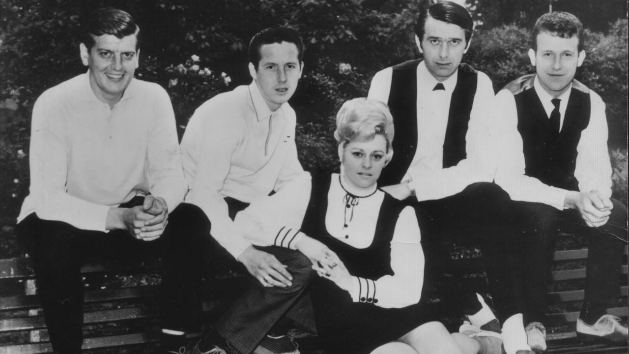 Corry Konings in haar begintijd, vijftig jaar geleden, met de Rekels. (foto: archief Corry Konings)