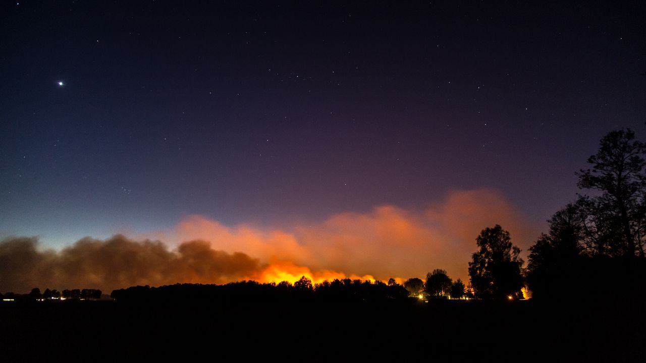 Het Deurnes Kanaal bij nacht (foto: Joyce van Dijk Fotografie)
