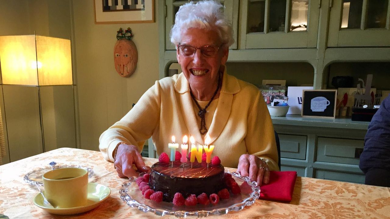 Taart voor jarige oma Tiny.