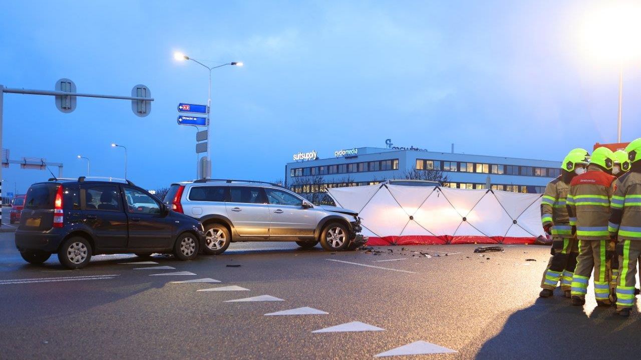 Hulpdiensten zijn ter plekke (foto: Bart Meesters/SQ Vision).