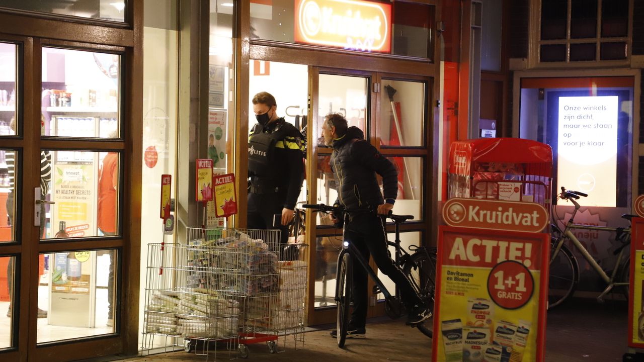 Overval op Kruidvat in Boxmeer (foto: Saskia Kusters/SQ Vision). 