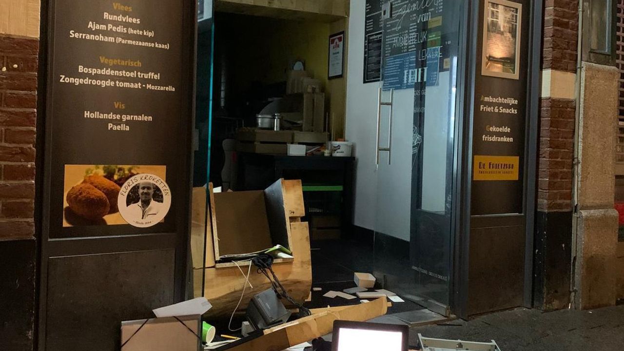 De Frietzaak aan de Hogesteenweg in Den Bosch (foto: Bart Meesters/SQ Vision)