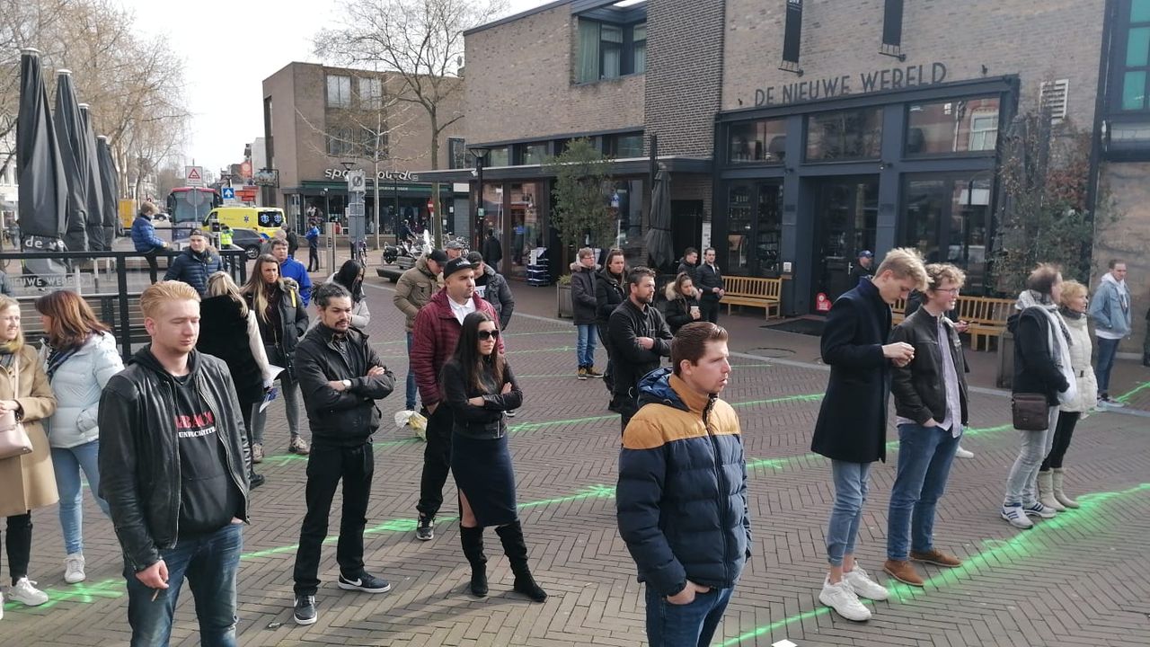 Op de grond stonden lijnen en kruizen. (foto: Ista van Galen)