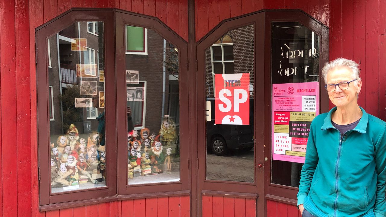 Ad verrast bezoekers in de Dionysiusstraat met zijn etalagekunst.