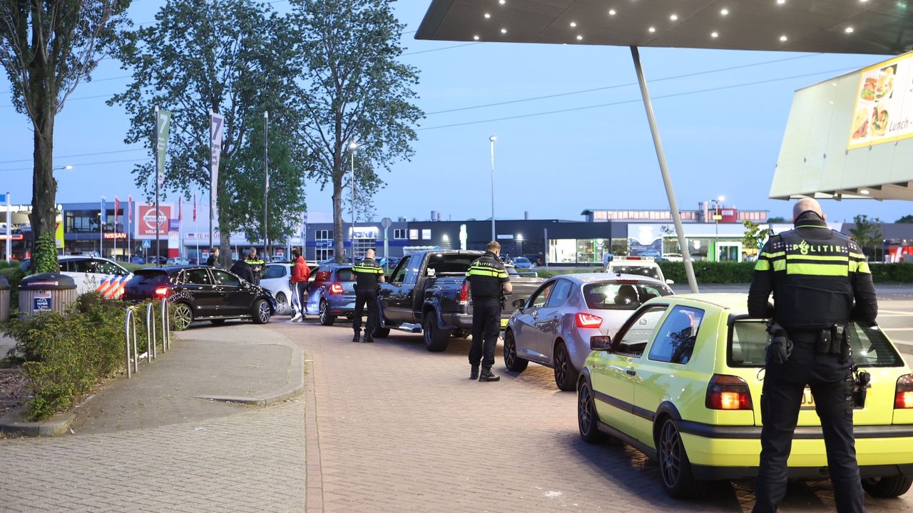 Tientallen boetes bij carmeeting in Den Bosch (foto: Bart Meesters/SQ Vision).