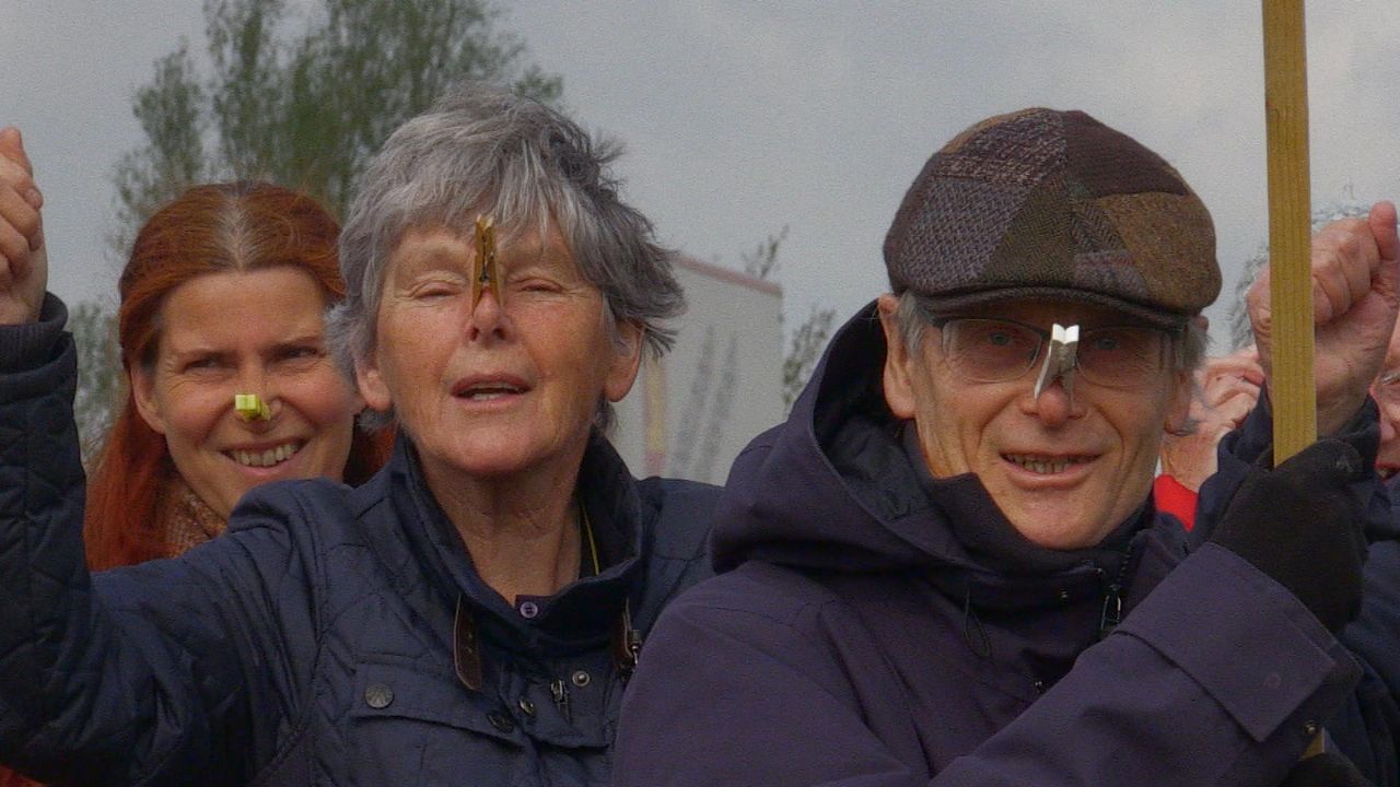 Wasknijpers op de neuzen van de bewoners (Foto: Omroep Brabant)