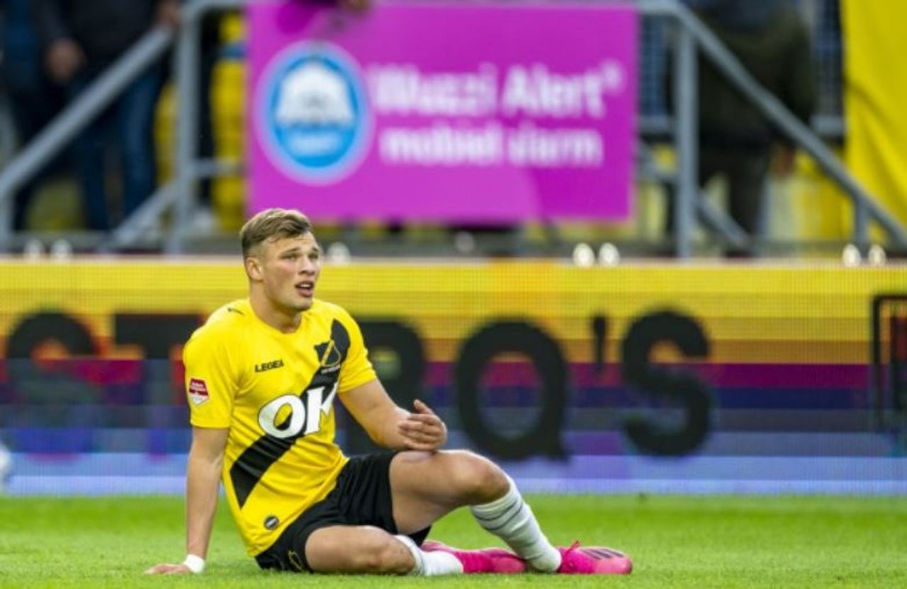 Het is klaar. NAC heeft nog een tegentreffer om de oren gekregen, dus promoveert niet. Foto: Marcel van Dorst.