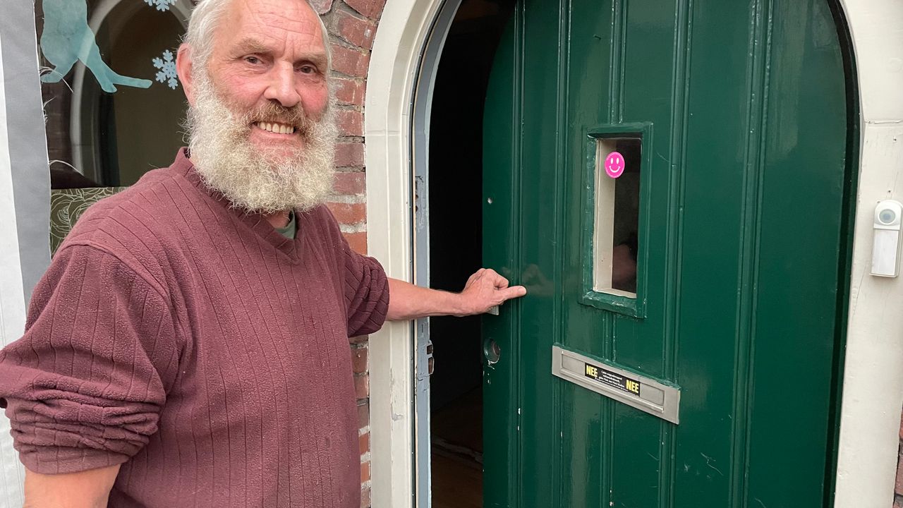 Overbuurman Wim wil het liefst met een bulldozer over zijn huis.