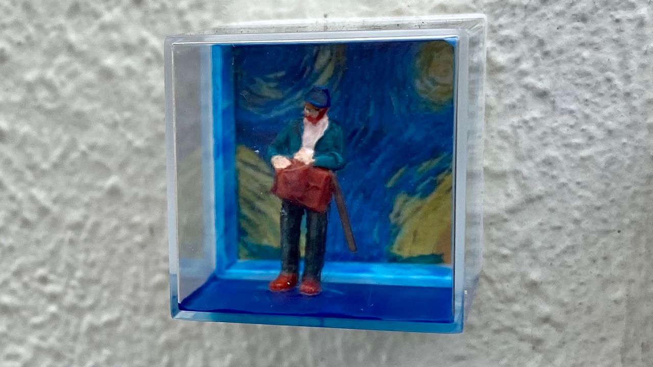 Vincent van Gogh komt aan op het station in Oudenbosch (foto: Erik Peeters)