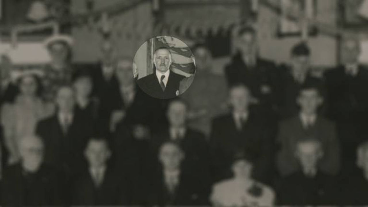 Burgemeester Jac van der Lely op een bijeenkomst in 1942 (foto Salha)