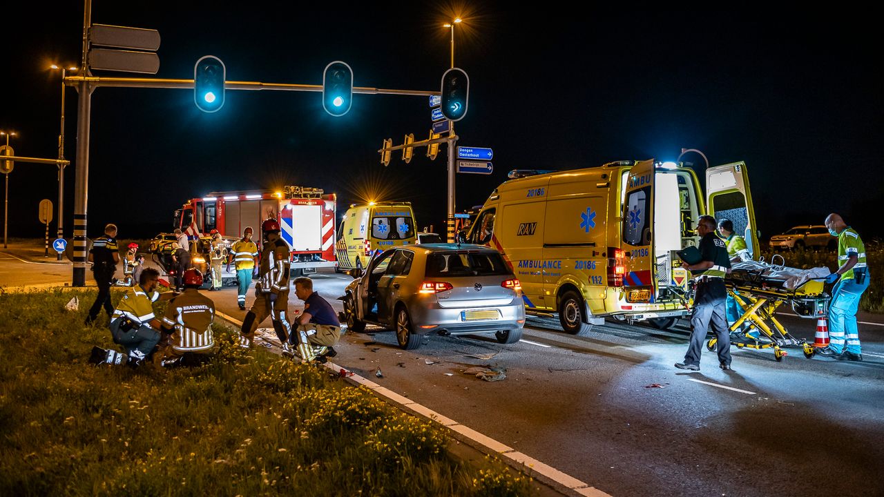 De botsing in Tilburg vond rond kwart over elf plaats (foto: Jack Brekelmans/SQ Vision).
