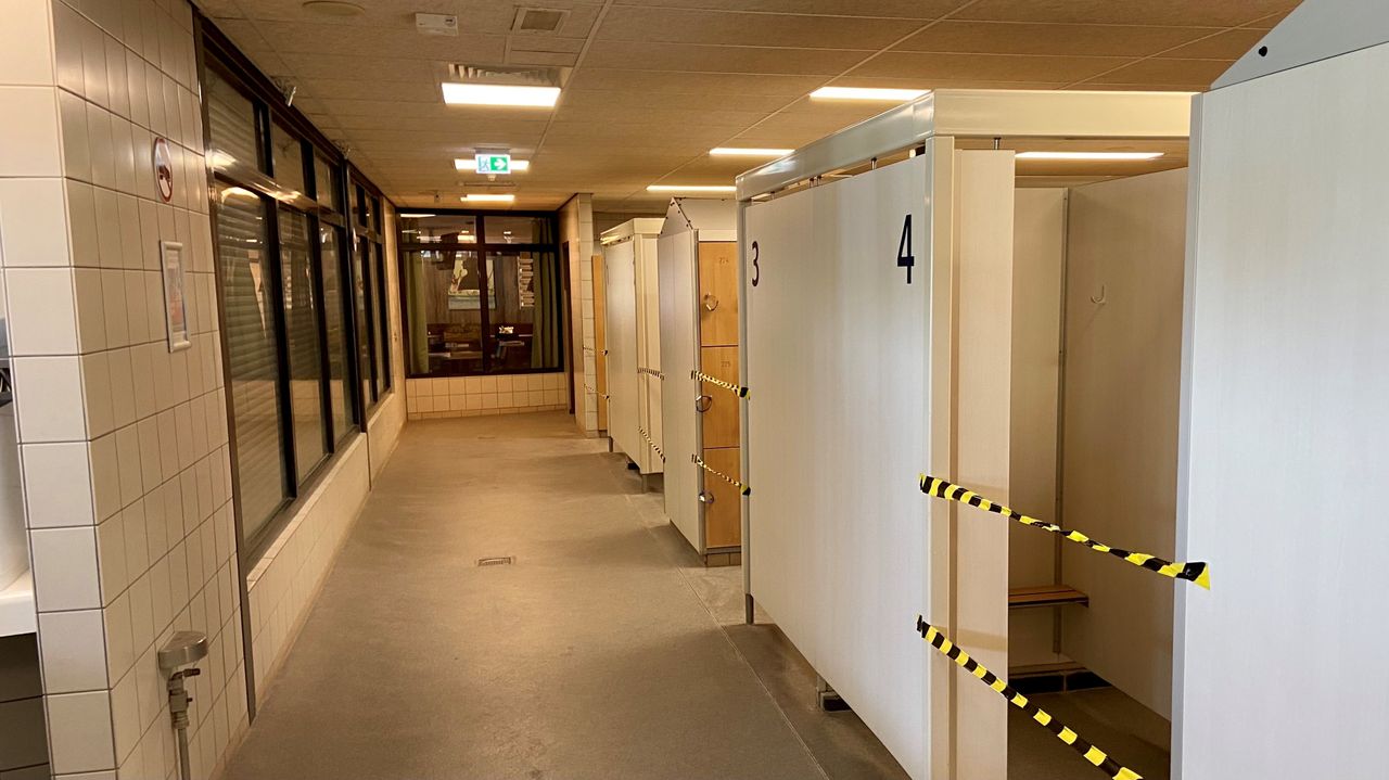 Vorige maand ging het mis bij de kleedhokjes.