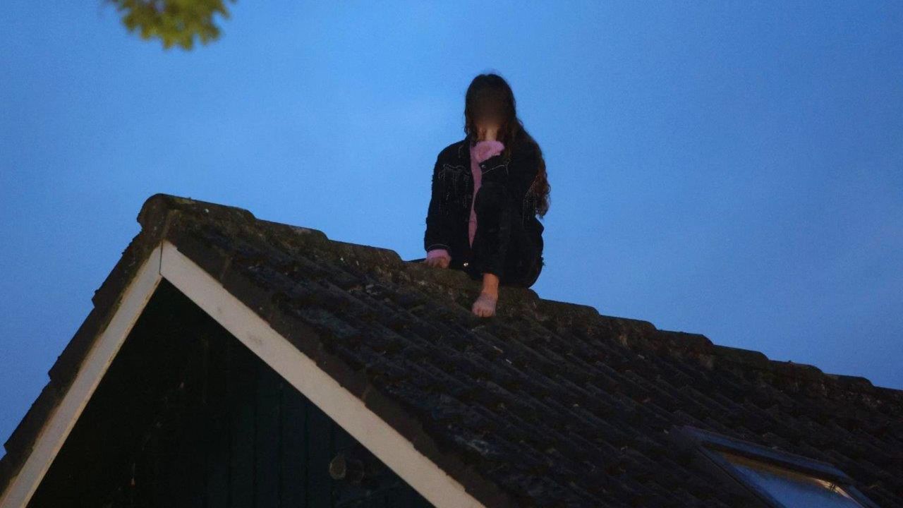 Vrouw durft niet meer naar beneden na ongelukkige klimactie (foto: Bart Meesters / SQ Vision).