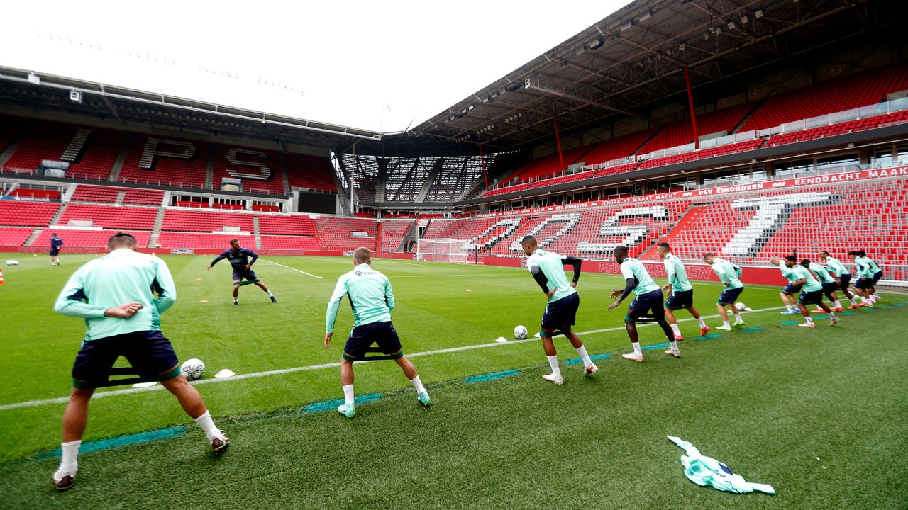 Laatste training van PSV voor het treffen met FC Midtjylland (foto: ANP).