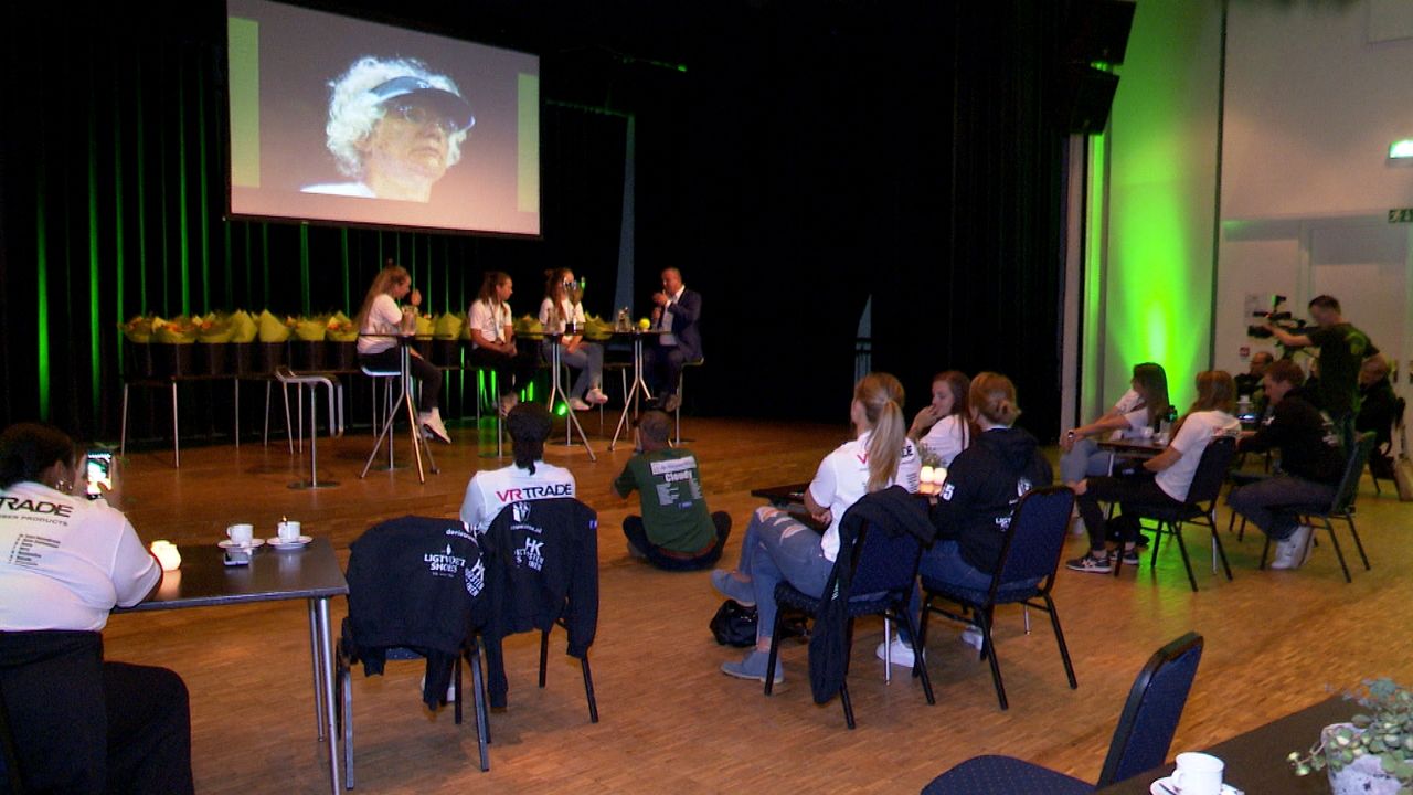 Een ingetogen huldiging in het culturele centrum van Moergestel