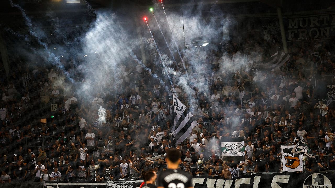 De harde kern van Sturm Graz (Foto: ANP)