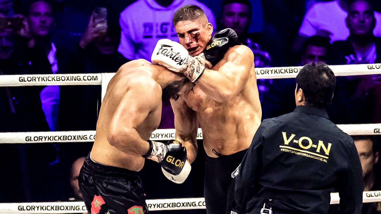 Rico Verhoeven en Jamal Ben Saddik gingen tot het uiterste (foto: ANP 2021/Remko de Waal).