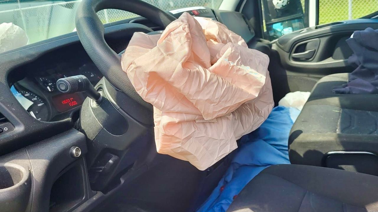 De airbag in de bedrijfsauto van Peter (foto: Peter Ooms).