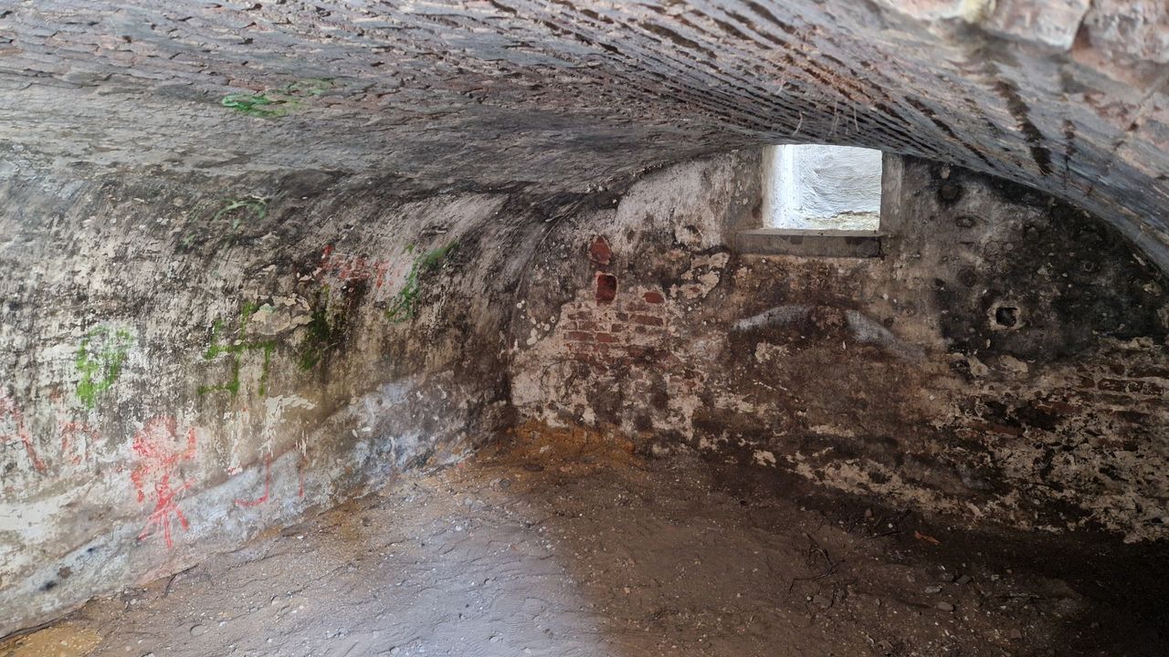 De ijskelder van binnen (foto: Tom Berkers).