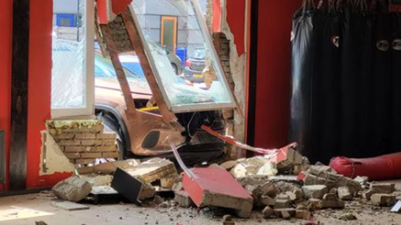 De ravage in de sportschool in Raamsdonksveer is groot (foto: Instagram jeugdagenten Dongemond).