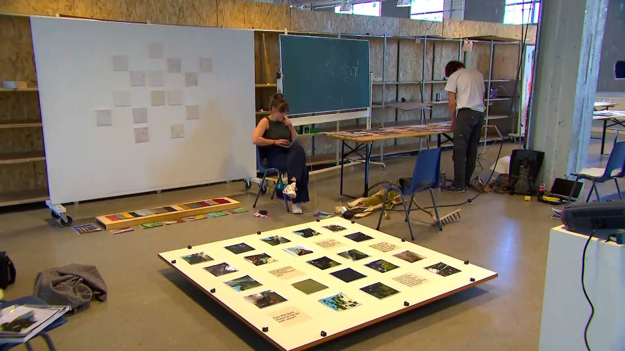 Studenten op de DAE.