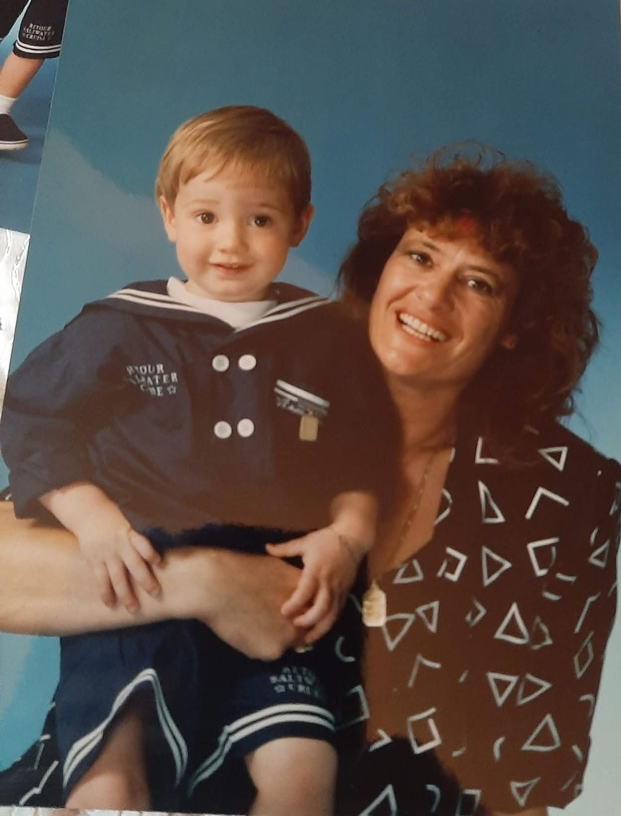 Henny samen met haar zoon.