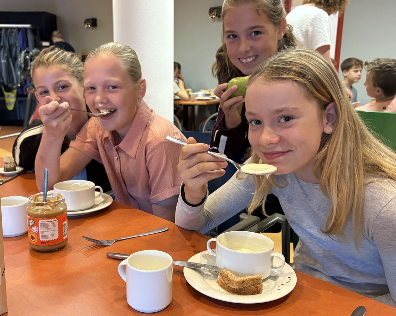 Een gezonde start van de dag bij het Burgemeestersontbijt (foto: Karin Kamp).