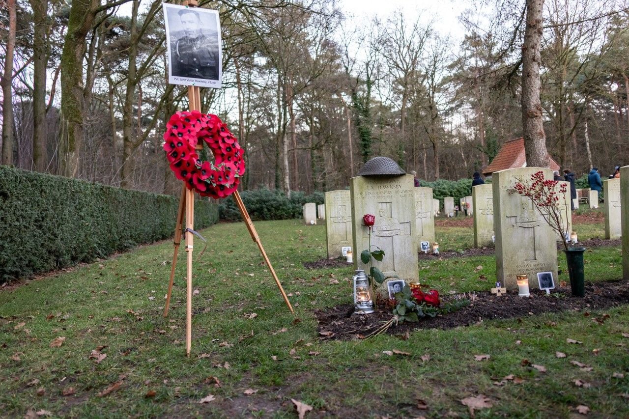 Soldaat wordt herdacht (foto: Albert Hendriks).