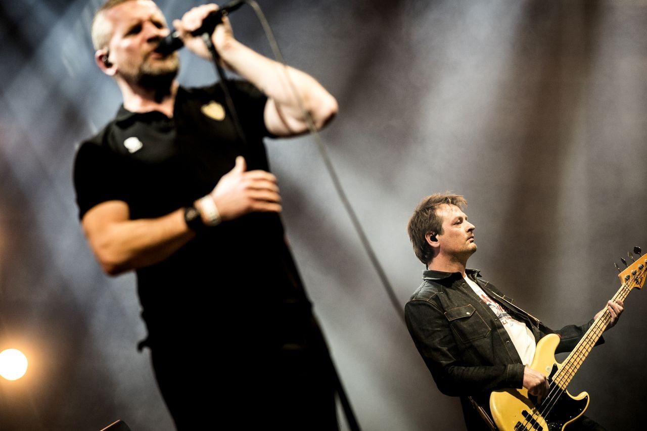 De band Racoon, met rechts Tilburger Maarten van Damme (foto: ANP).