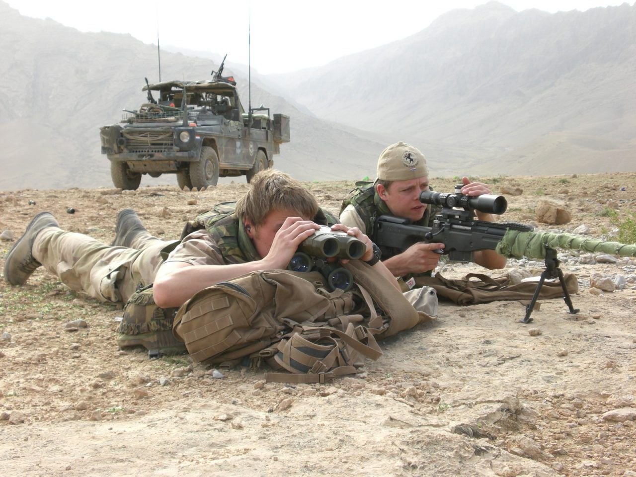 Dennis van Esch (rechts) in Afghanistan.