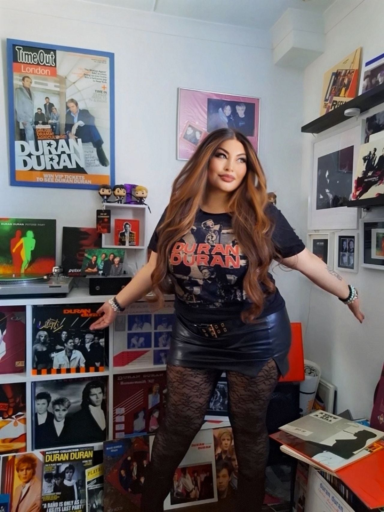 Ewa wil niet dat haar huis te veel op een bonte kermis lijkt, maar ze heeft wel degelijk veel spulletjes van haar favoriete band (privéfoto).