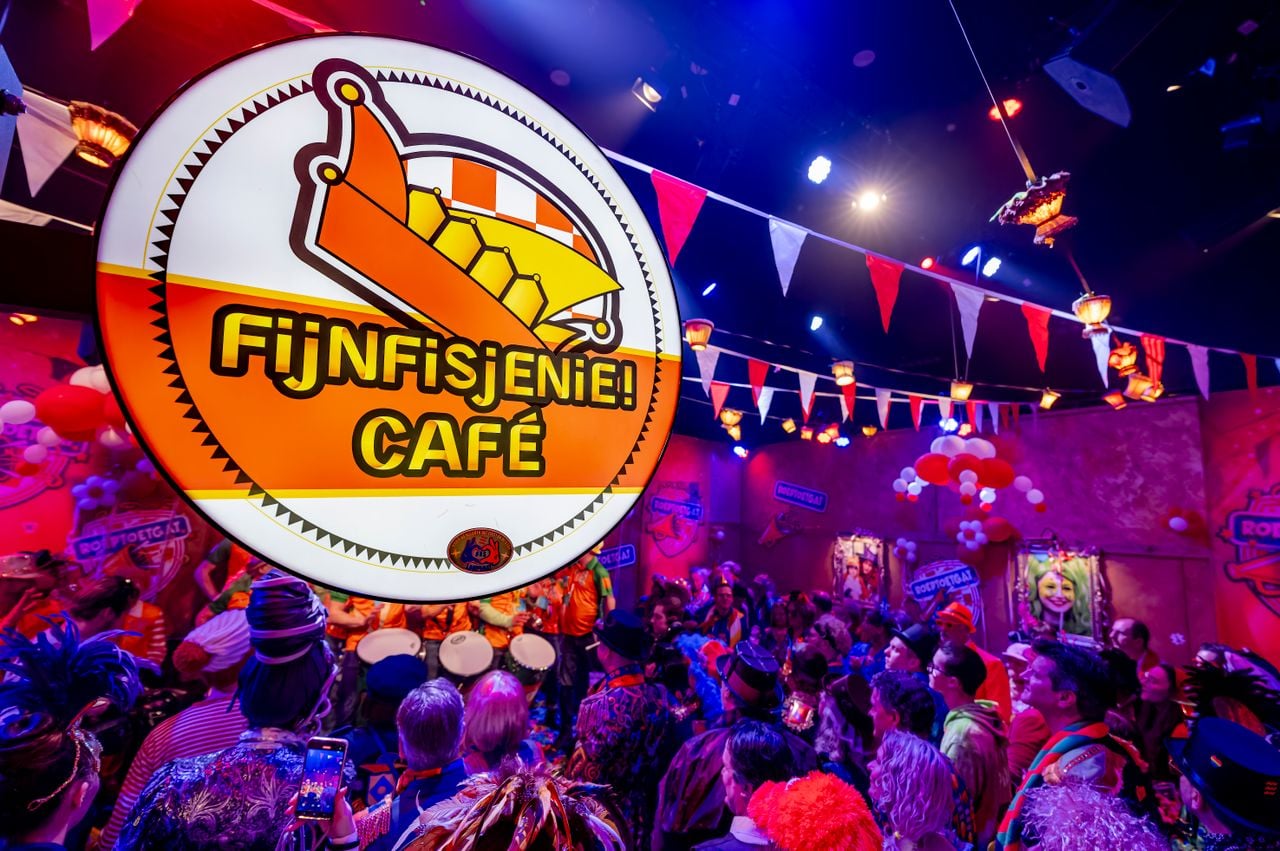 Het Fijnfisjenie Café met carnaval (foto: EYE4images).