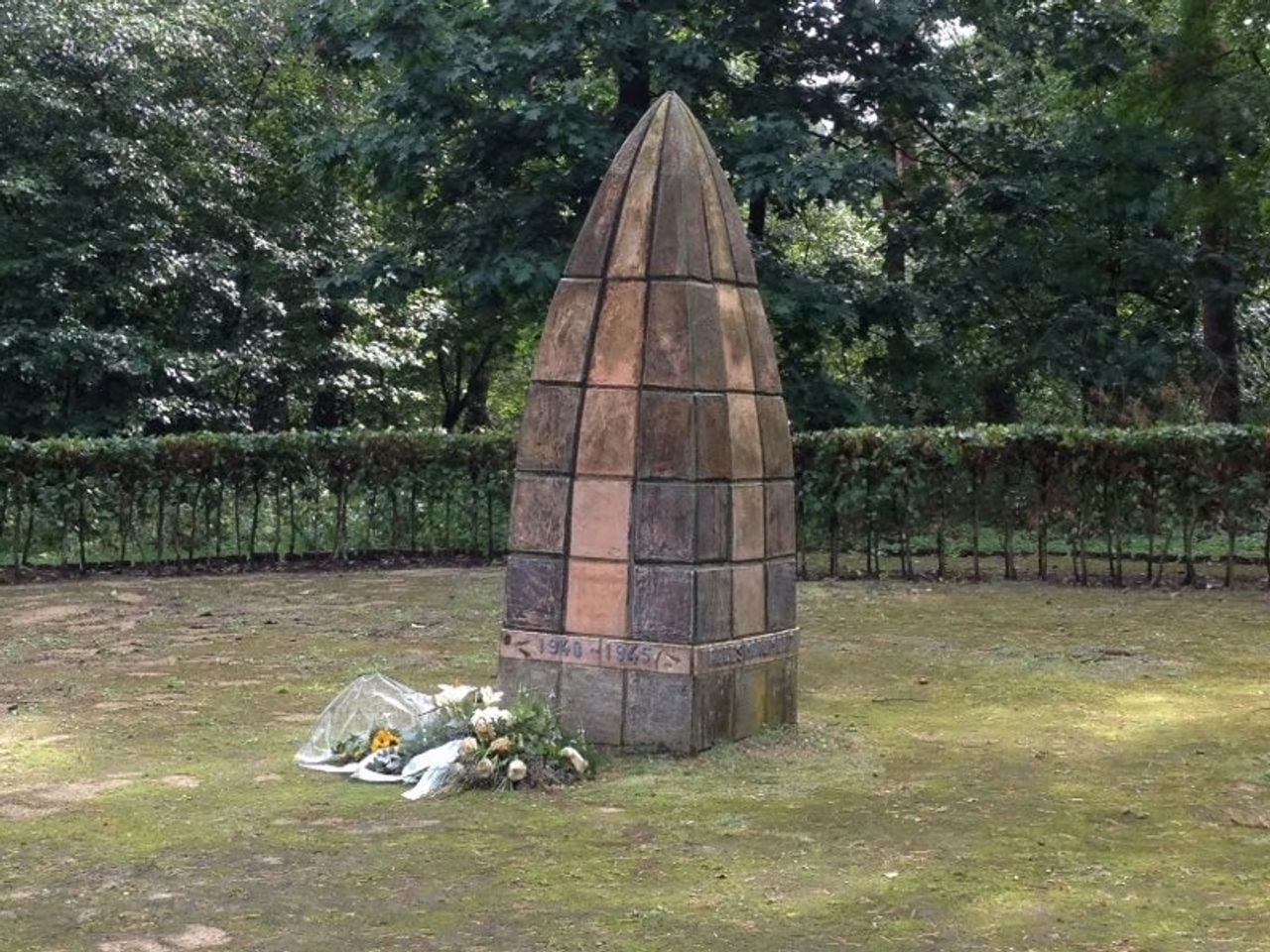 Vredesmonument Loonse duinen (foto: Natuurmonumenten).