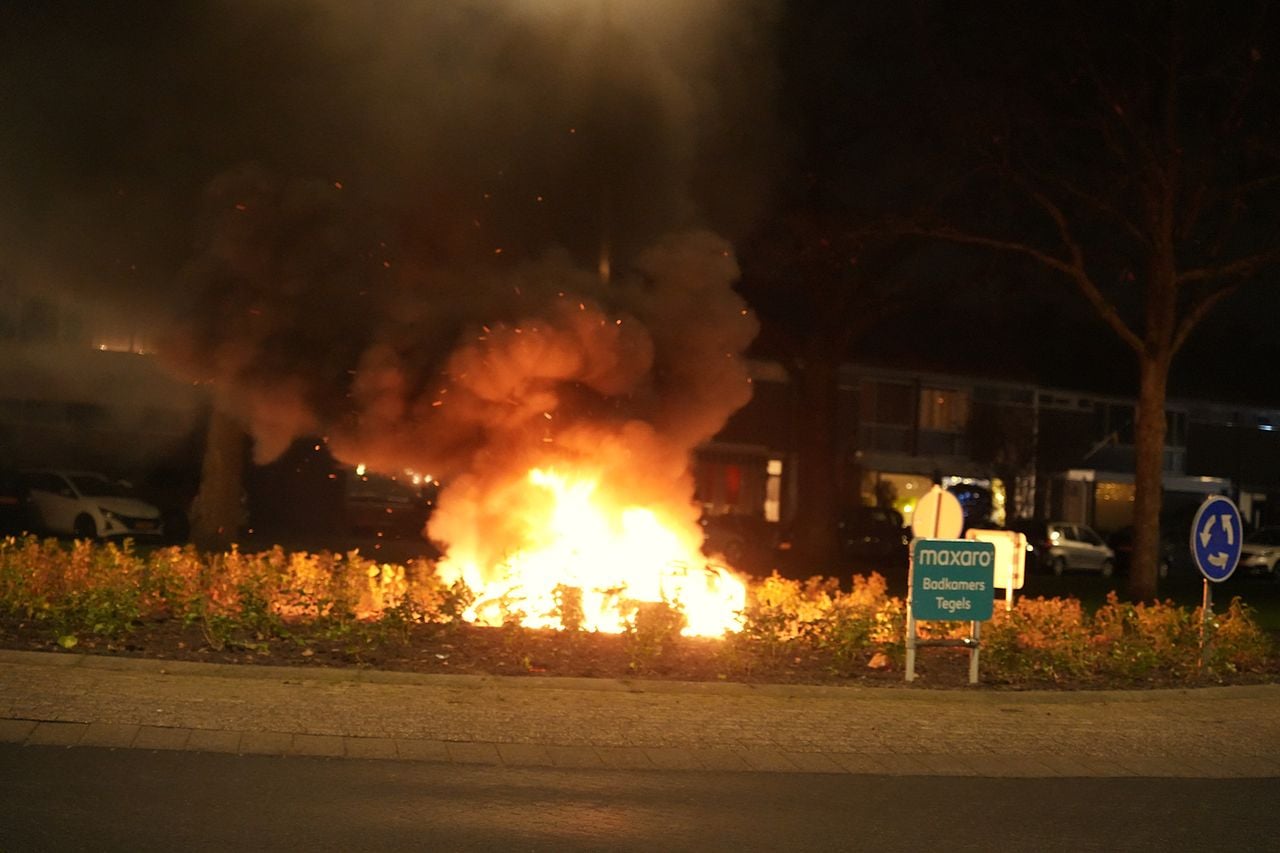 In Breda gingen scooters in vlammen op (foto: Persbureau Heitink).