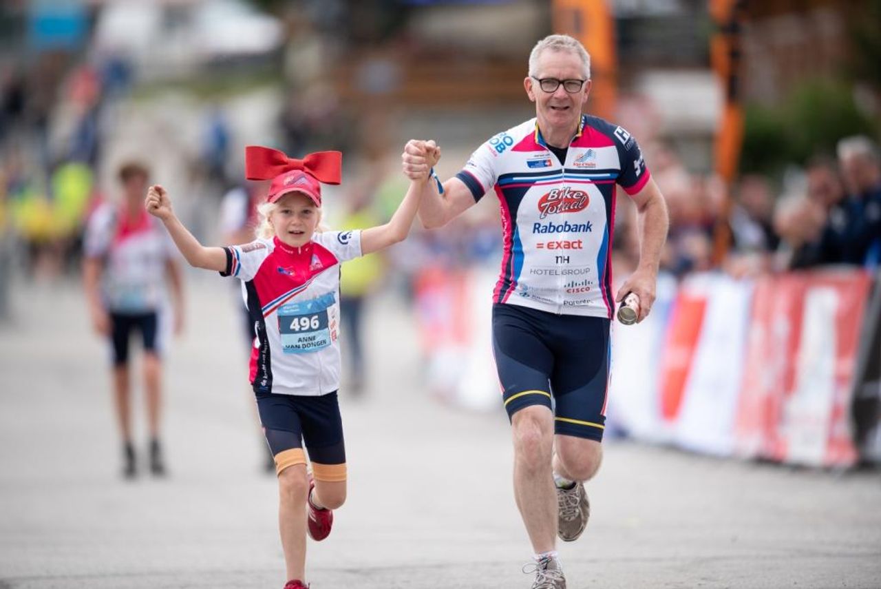 Anne op jonge leeftijd bij de Alpe (foto: Alpe d'Huzes).