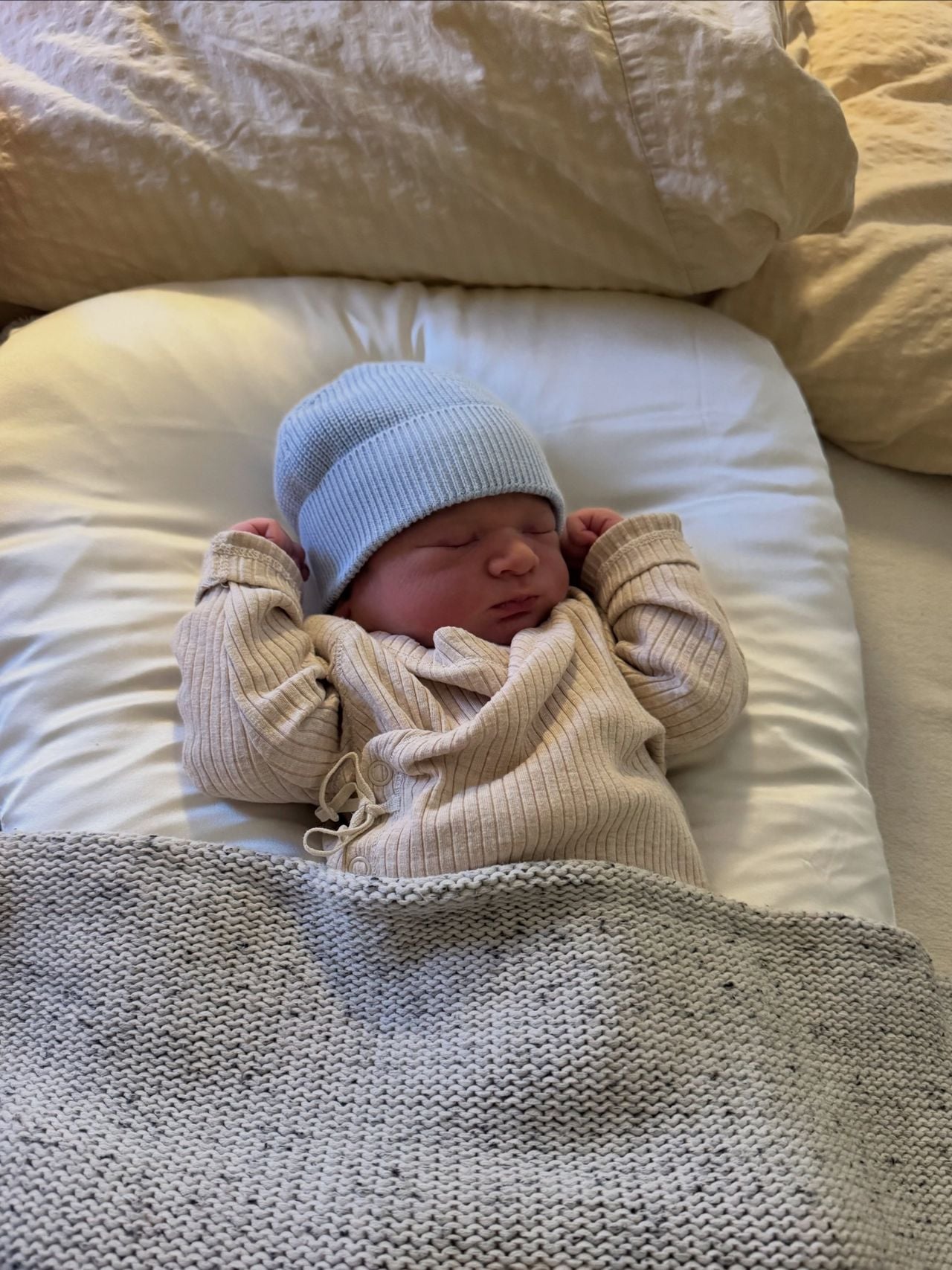 "Welkom lieve Silas Mattheüs Maria Korse", schrijft Welten op haar Instagram (foto: Instagram Lidewij Welten).