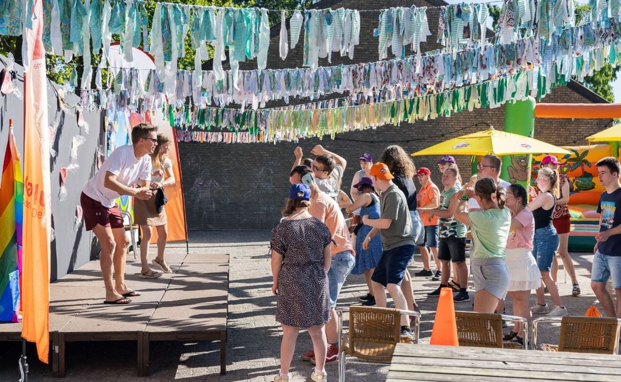 De voetjes van de vloer bij het Zomerkamp (foto: Anita van de Manakker Fotografie).