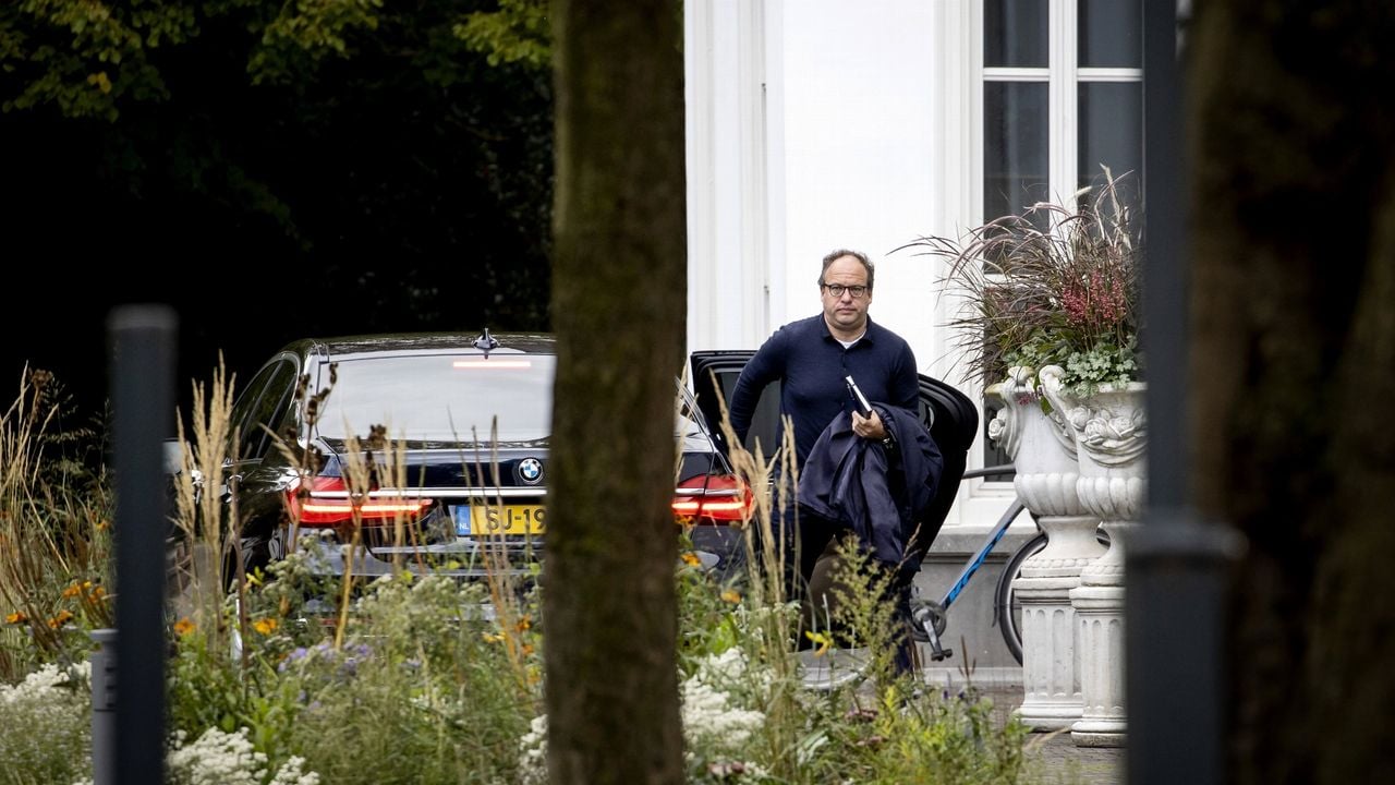 Wouter Koolmees komt aan bij een Catshuisoverleg in september 2020  -  ANP